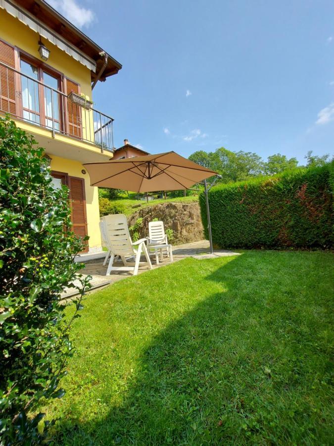 Casa Vacanza Il Glicine Casale Corte Cerro Exterior photo